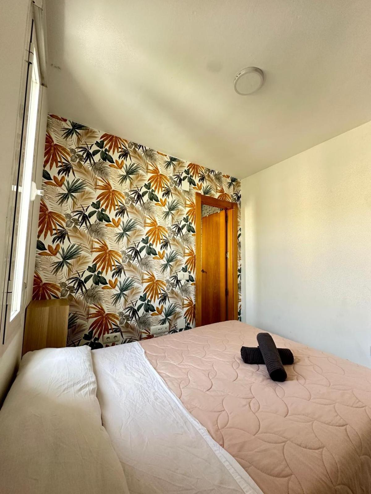 Apartamentos Playa Huelin Málaga Dış mekan fotoğraf